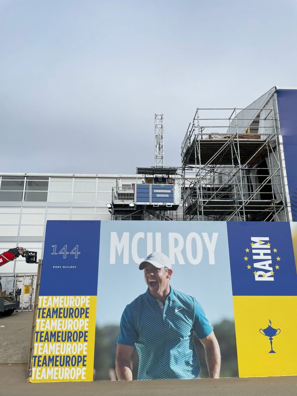 Hoist used at sports events and media productions